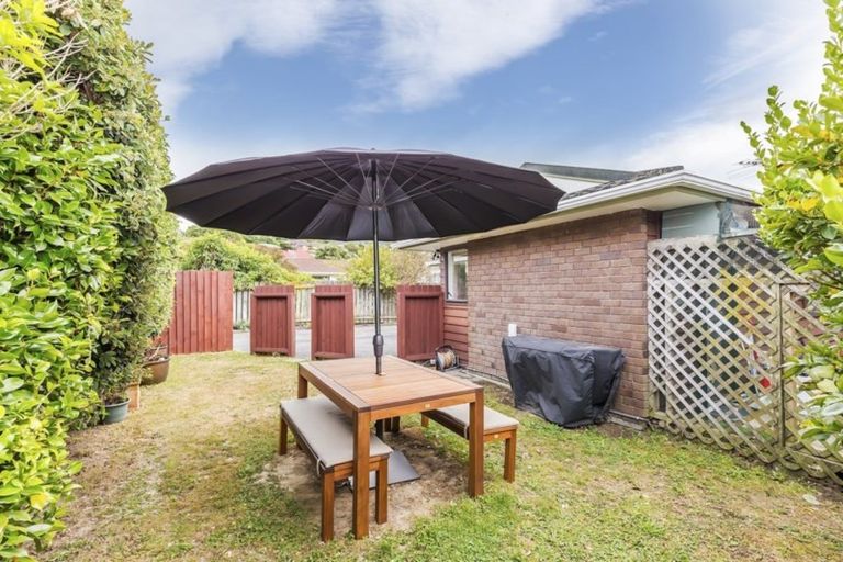 Photo of property in 1/7 Tawa Street, Tawa, Wellington, 5028