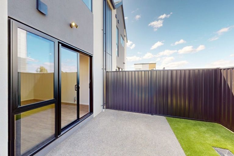 Photo of property in 7 Teak Street, Wallaceville, 5018