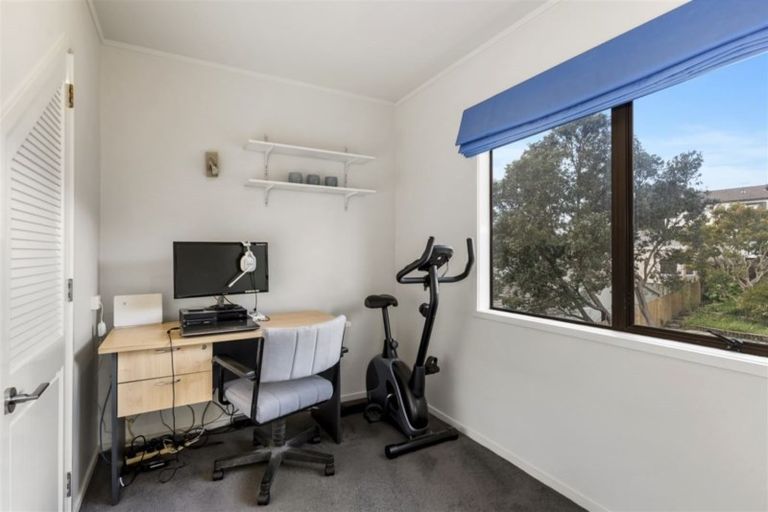 Photo of property in 1/16 Rossmore Terrace, Murrays Bay, Auckland, 0630