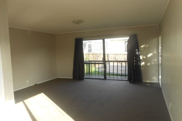 Photo of property in 3/106 Shifnal Drive, Randwick Park, Auckland, 2105