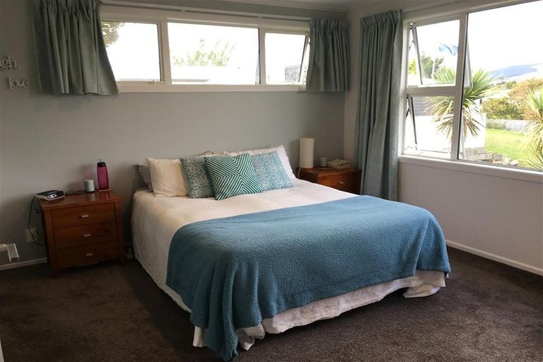 Photo of property in 8 Hollis Road, Paraparaumu Beach, Paraparaumu, 5032