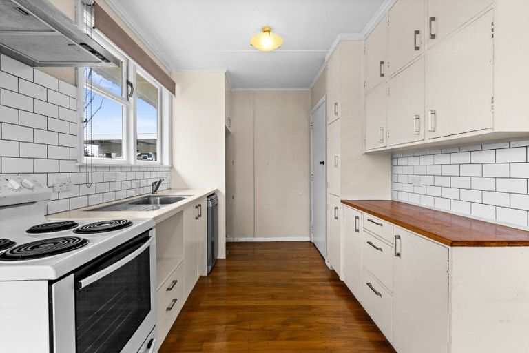 Photo of property in 15 Tasman Street, Havelock North, 4130