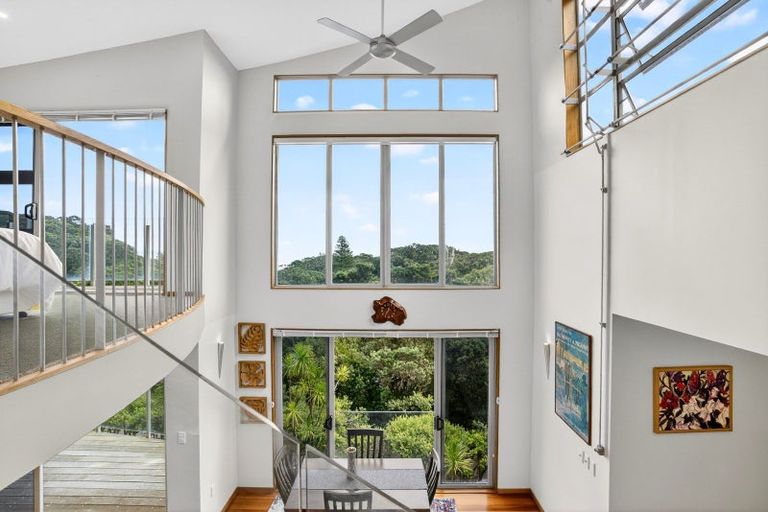 Photo of property in 10 Waitea Road, Muriwai, Waimauku, 0881