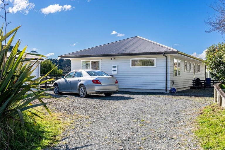 Photo of property in 3241 Paparoa-oakleigh Road, Paparoa, 0571