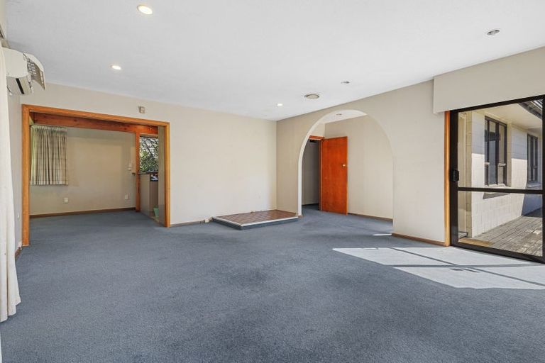 Photo of property in 39 Tintern Avenue, Avonhead, Christchurch, 8042