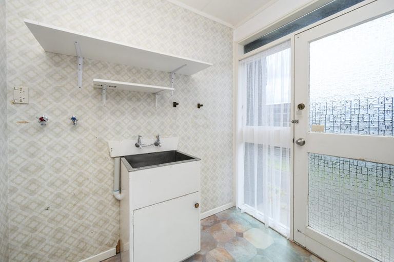 Photo of property in 9 Palliser Place, Milson, Palmerston North, 4414