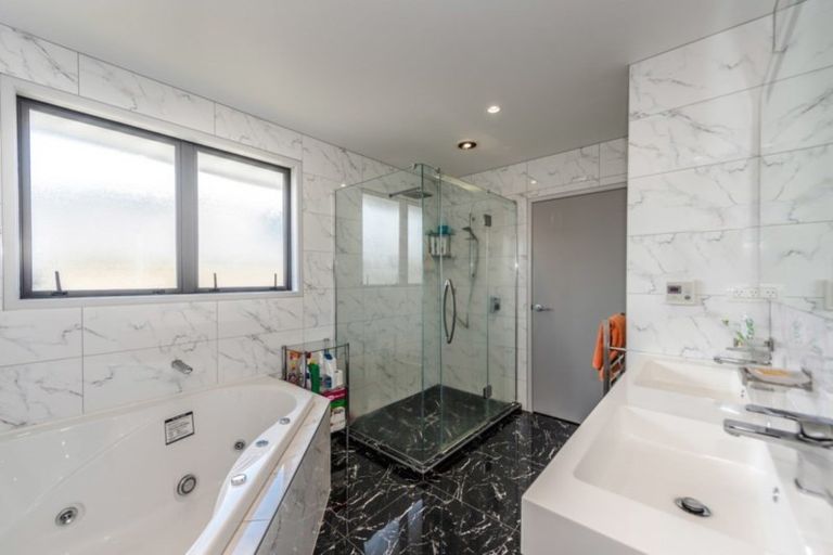 Photo of property in 35 Heathfield Avenue, Huntington, Hamilton, 3210