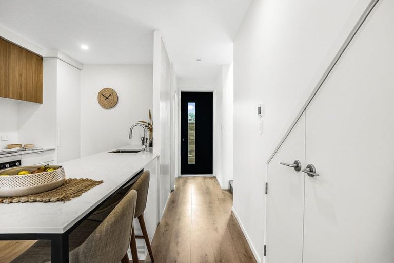 Photo of property in 9/10 Pascoe Avenue, Paremata, Porirua, 5026