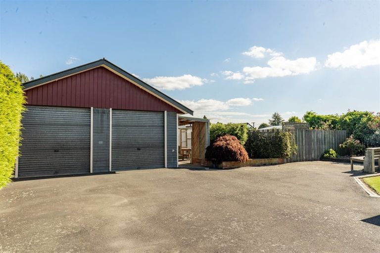 Photo of property in 15 Highgate, Milton, 9220