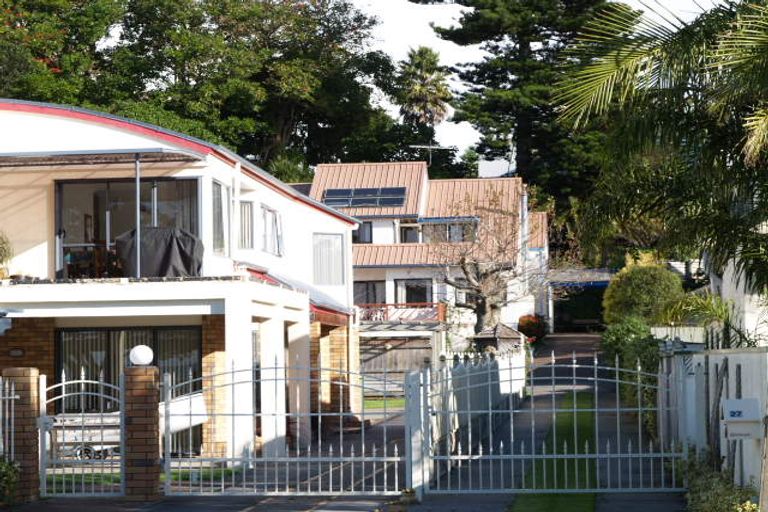 Photo of property in 27 Shelly Beach Parade, Cockle Bay, Auckland, 2014