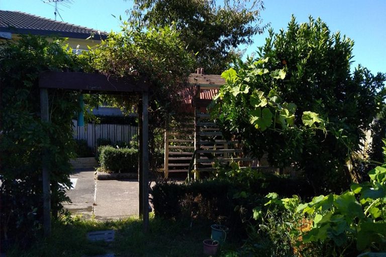 Photo of property in 30b Bleakhouse Road, Howick, Auckland, 2014