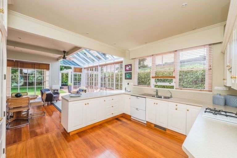 Photo of property in 108 Great North Road, Saint Johns Hill, Whanganui, 4500
