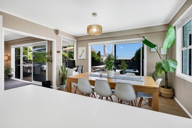 Photo of property in 64 Nevada Drive, Merrilands, New Plymouth, 4312