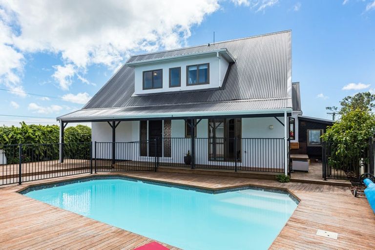 Photo of property in 68 Kahu Road, Paremata, Porirua, 5024