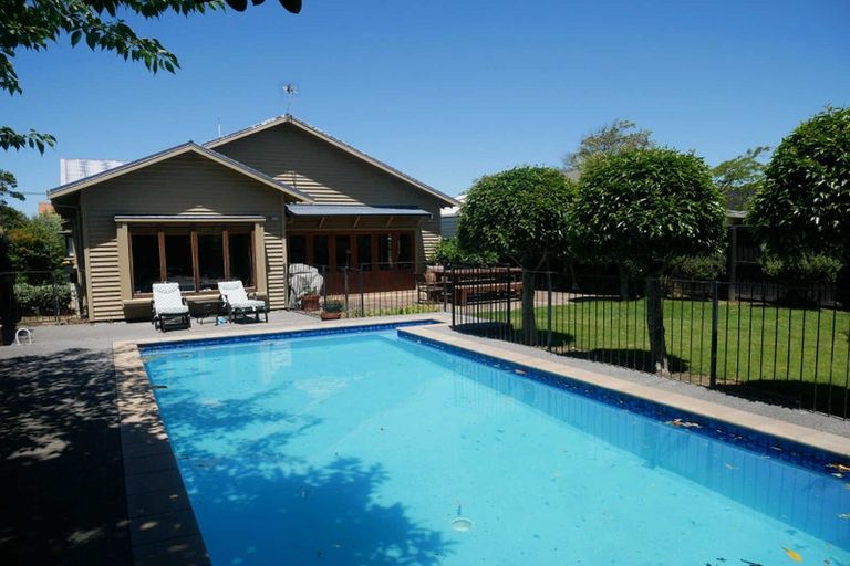 Photo of property in 15 Paparoa Street, Papanui, Christchurch, 8053