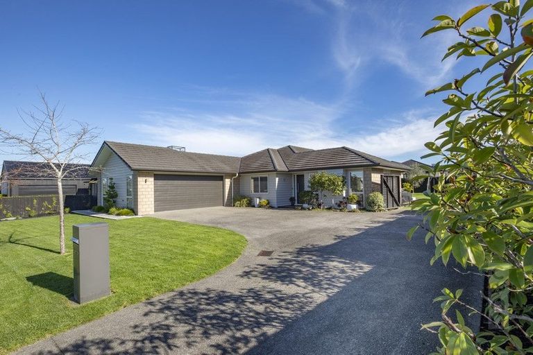 Photo of property in 14 Pohutukawa Parade, Riverhead, 0820