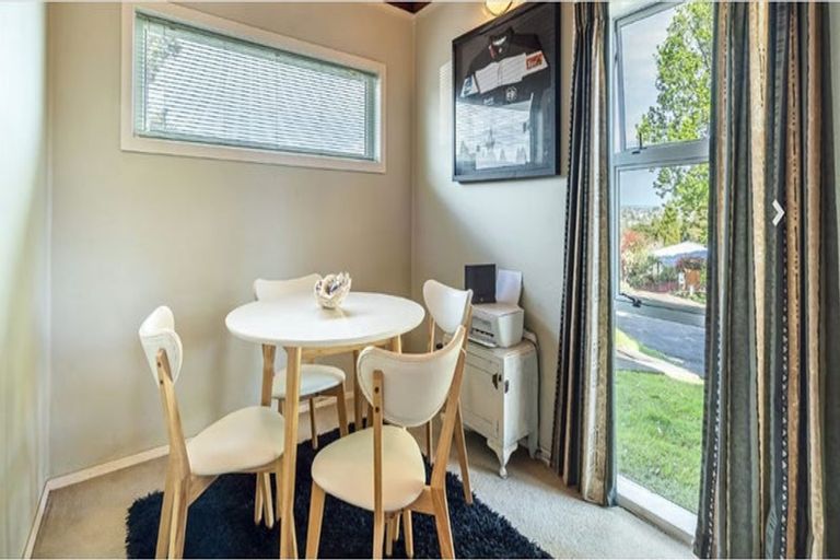 Photo of property in 28 Brunton Place, Glenfield, Auckland, 0629