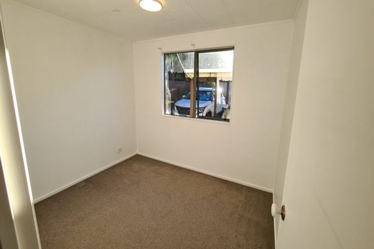 Photo of property in 1/23 Landow Place, Henderson, Auckland, 0612