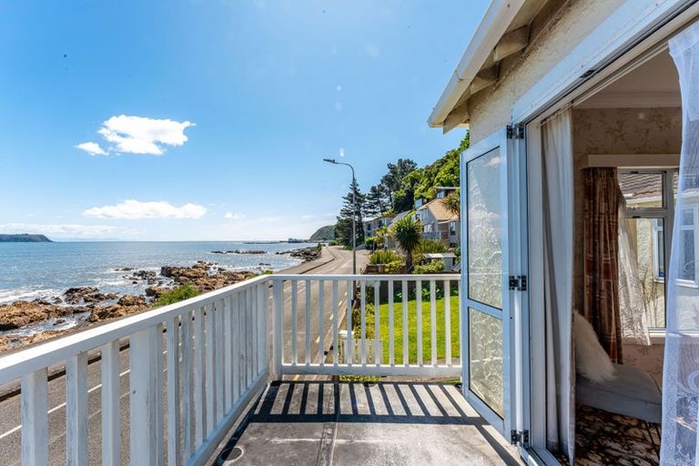 Photo of property in 17 Moana Road, Plimmerton, Porirua, 5026