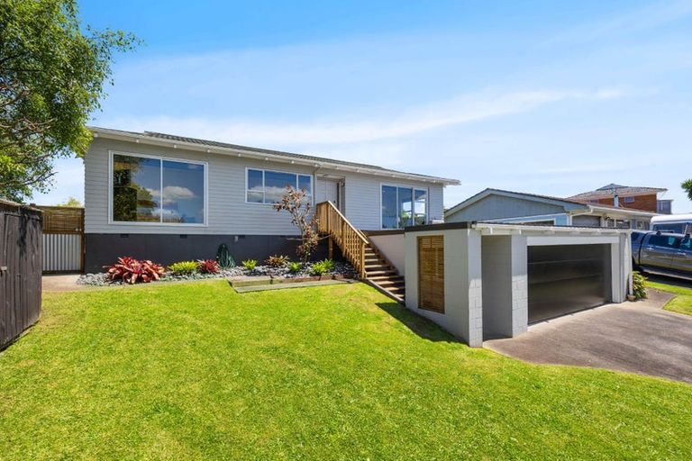 Photo of property in 5 Harford Place, Pakuranga Heights, Auckland, 2010