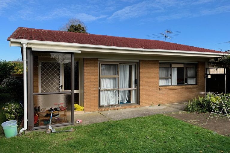 Photo of property in 1/63 Butley Drive, Farm Cove, Auckland, 2012