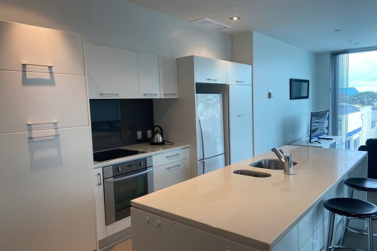 Photo of property in Sentinel Apartments, 403/3 Northcroft Street, Takapuna, Auckland, 0622