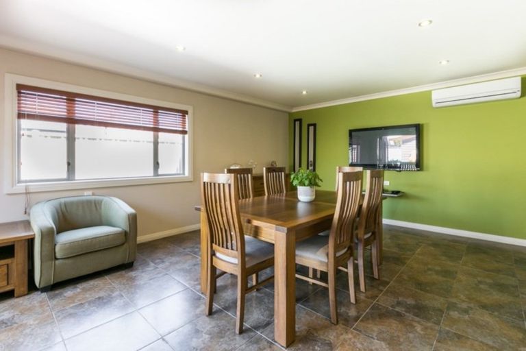 Photo of property in 101a Taradale Road, Onekawa, Napier, 4110