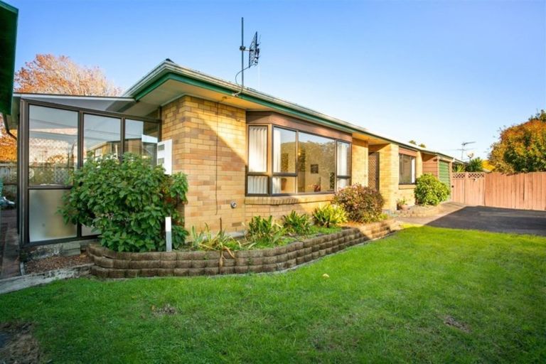 Photo of property in 1/25 Rathgar Road, Henderson, Auckland, 0610