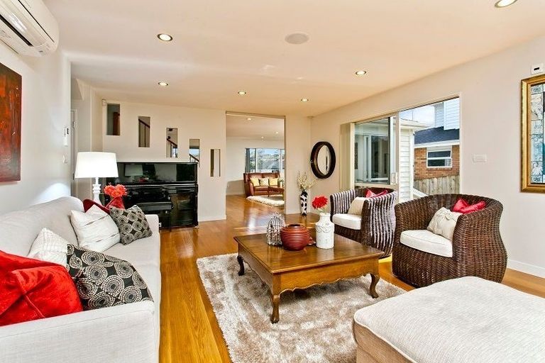 Photo of property in 26 Ballyboe Place, Pinehill, Auckland, 0632