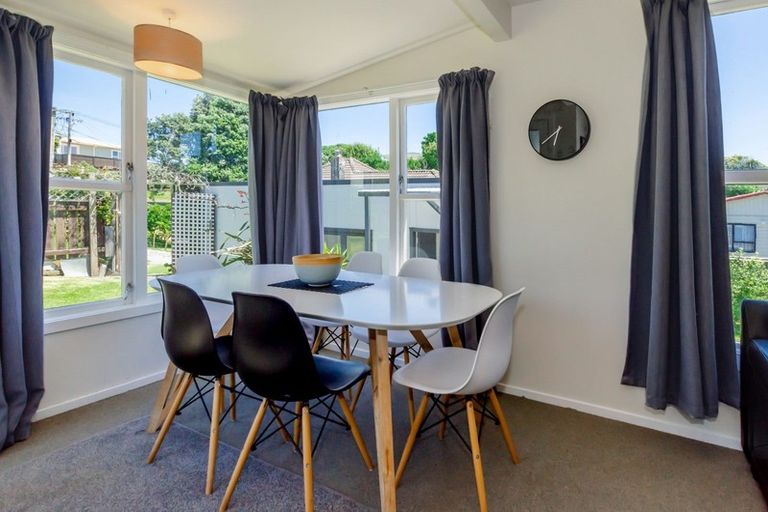 Photo of property in 15 Rua Road, Paraparaumu Beach, Paraparaumu, 5032