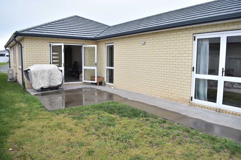 Photo of property in 36 Cupples Street, Papamoa Beach, Papamoa, 3118