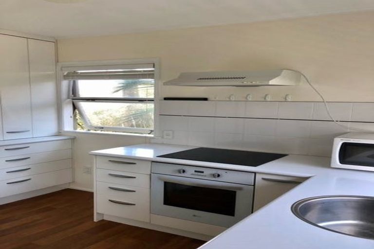 Photo of property in 15 Jaemont Avenue, Te Atatu South, Auckland, 0610