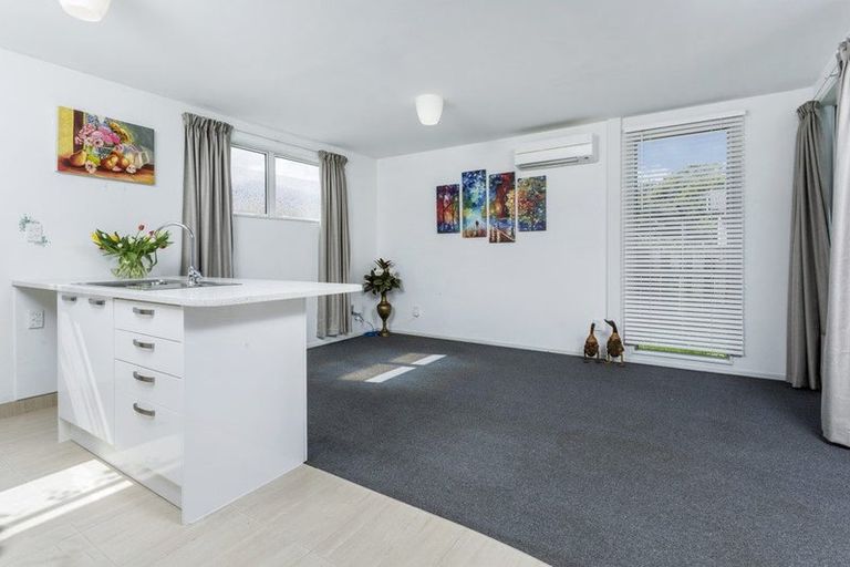 Photo of property in 44a Waverley Avenue, Glenfield, Auckland, 0629