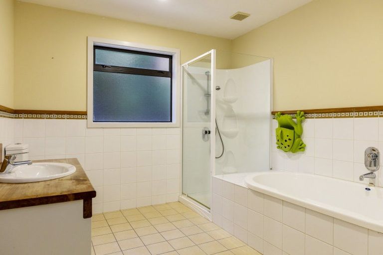 Photo of property in 214 Mapara Road, Acacia Bay, Taupo, 3385