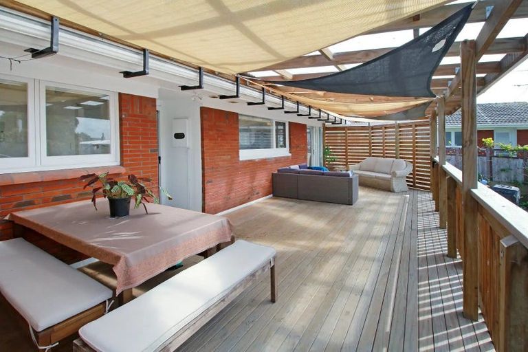 Photo of property in 24 Pooley Street, Pakuranga Heights, Auckland, 2010