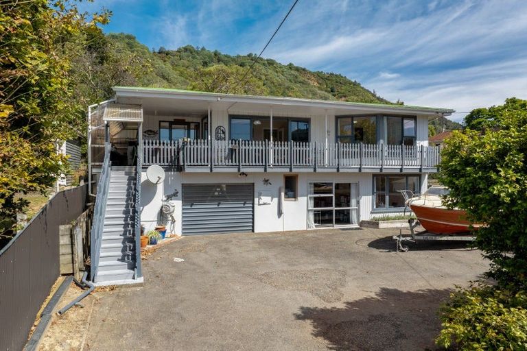 Photo of property in 20a Canterbury Street, Picton, 7220
