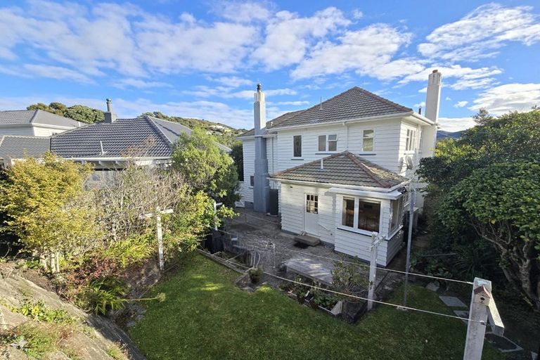 Photo of property in 77 Cockayne Road, Khandallah, Wellington, 6035