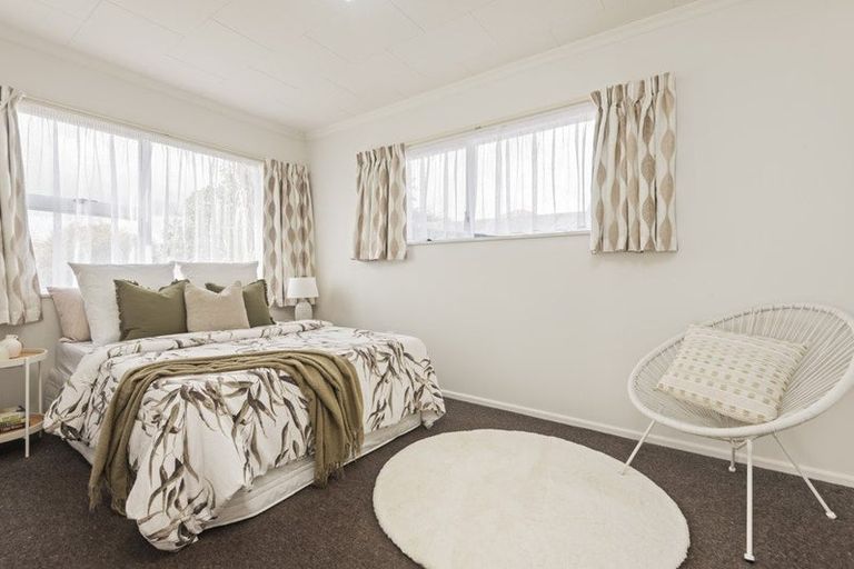 Photo of property in 63 Rhodes Drive, Kelvin Grove, Palmerston North, 4414
