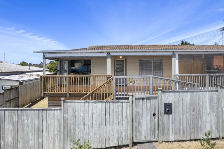Photo of property in 2/1 Kahika Road, Birkdale, Auckland, 0626