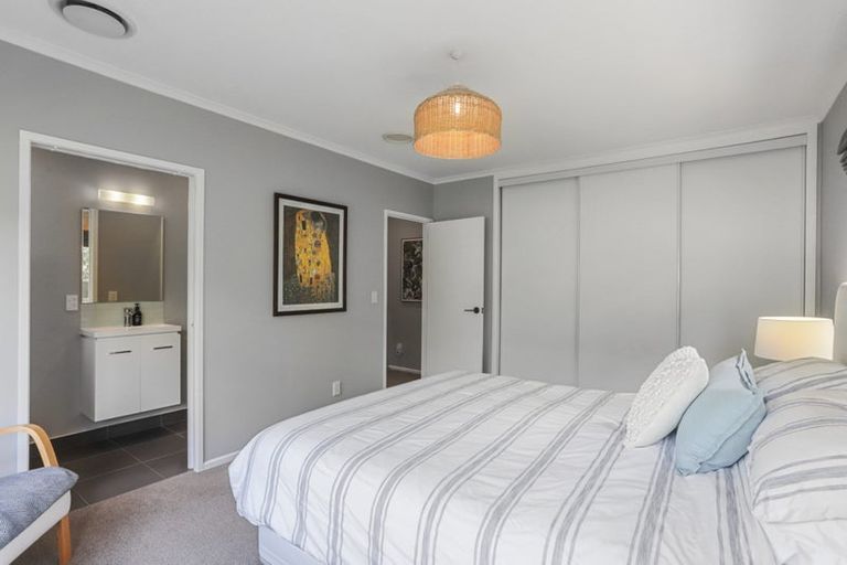 Photo of property in 8 Jays Road, Titirangi, Auckland, 0604