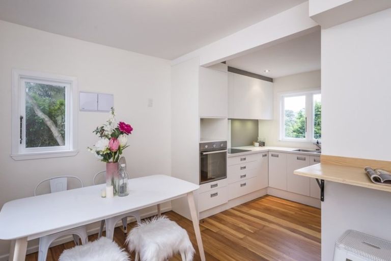 Photo of property in 51 Renown Road, Raumati South, Paraparaumu, 5032