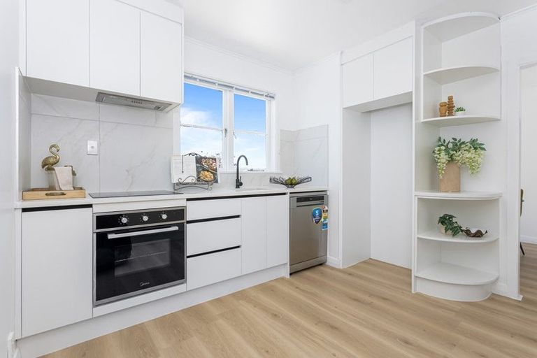 Photo of property in 1/15 Kia Ora Road, Beach Haven, Auckland, 0626