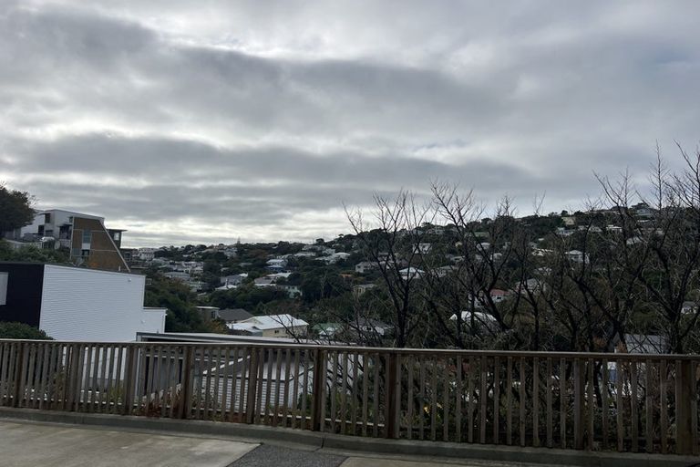 Photo of property in 1/65 Tiketike Way, Brooklyn, Wellington, 6021