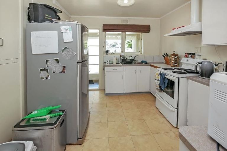 Photo of property in 1/272a Birkdale Road, Birkdale, Auckland, 0626