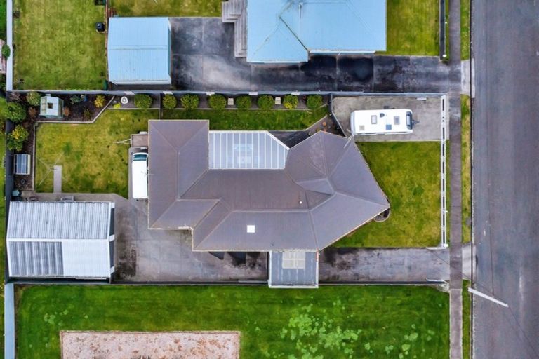 Photo of property in 16 Ramanui Avenue, Hawera, 4610