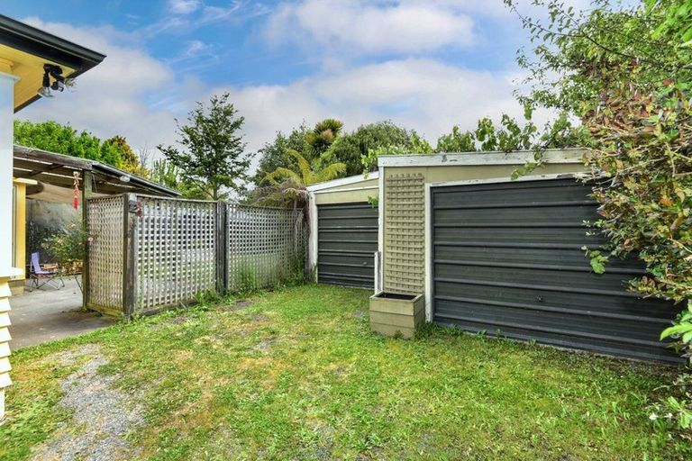 Photo of property in 9 Moyna Avenue, Dallington, Christchurch, 8061