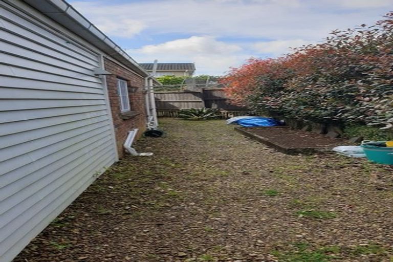 Photo of property in 1/35 Sunderlands Road, Half Moon Bay, Auckland, 2012