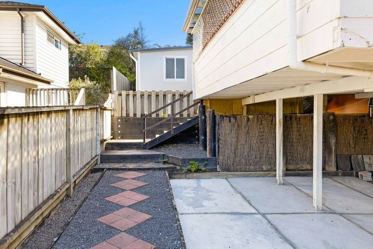 Photo of property in 2 Regatta Road, Torbay, Auckland, 0630