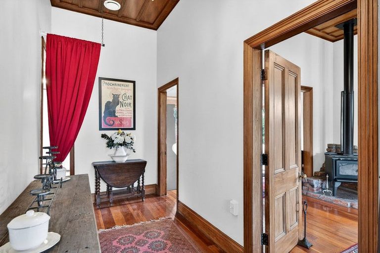 Photo of property in 93 Regent Street, Martinborough, 5711