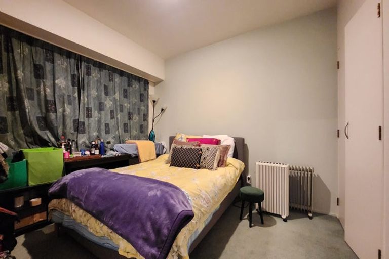 Photo of property in St Peters Apartments, 8b/192 Willis Street, Te Aro, Wellington, 6011
